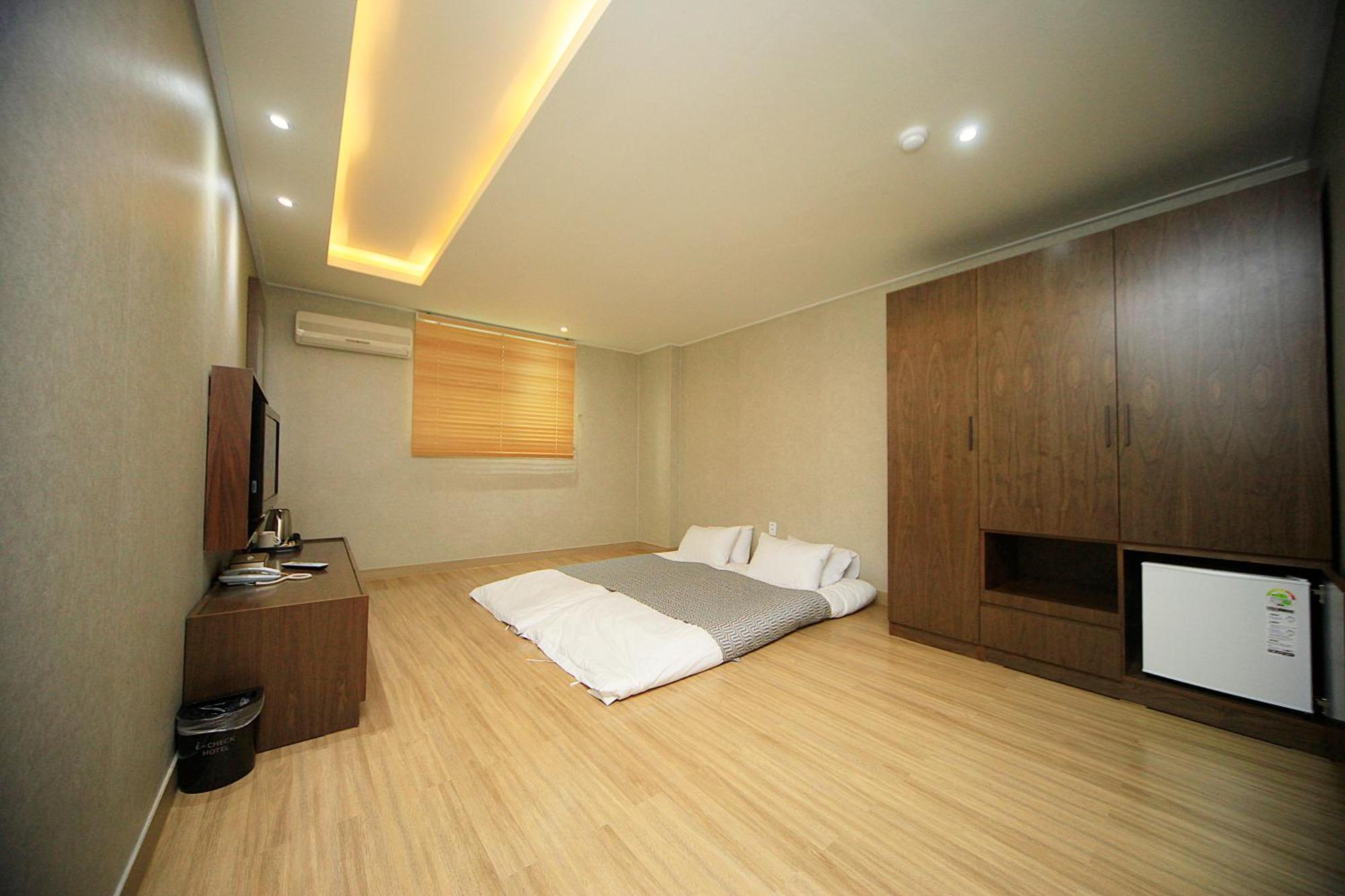 I-Check Hyunjin Hotel ทงเฮ ภายนอก รูปภาพ