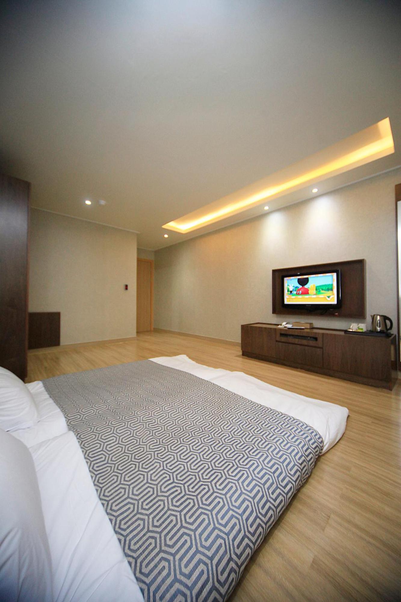 I-Check Hyunjin Hotel ทงเฮ ภายนอก รูปภาพ